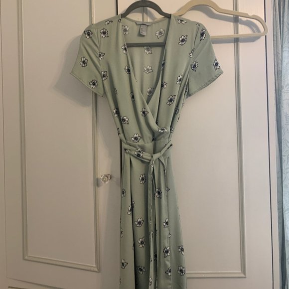 Flower Wrap Dress - Picture 2 of 3